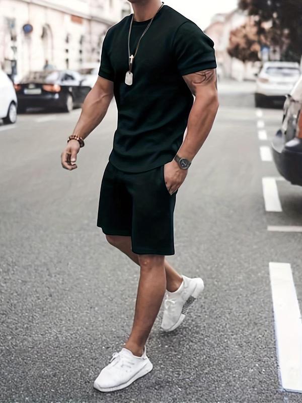 Two-Piece Set Men's Solid Short Sleeve Tee & Elastic Waist Shorts, Regular Fit Round Neck T-Shirt & Pocket Shorts, Men's Clothes for Summer Outdoor Wear