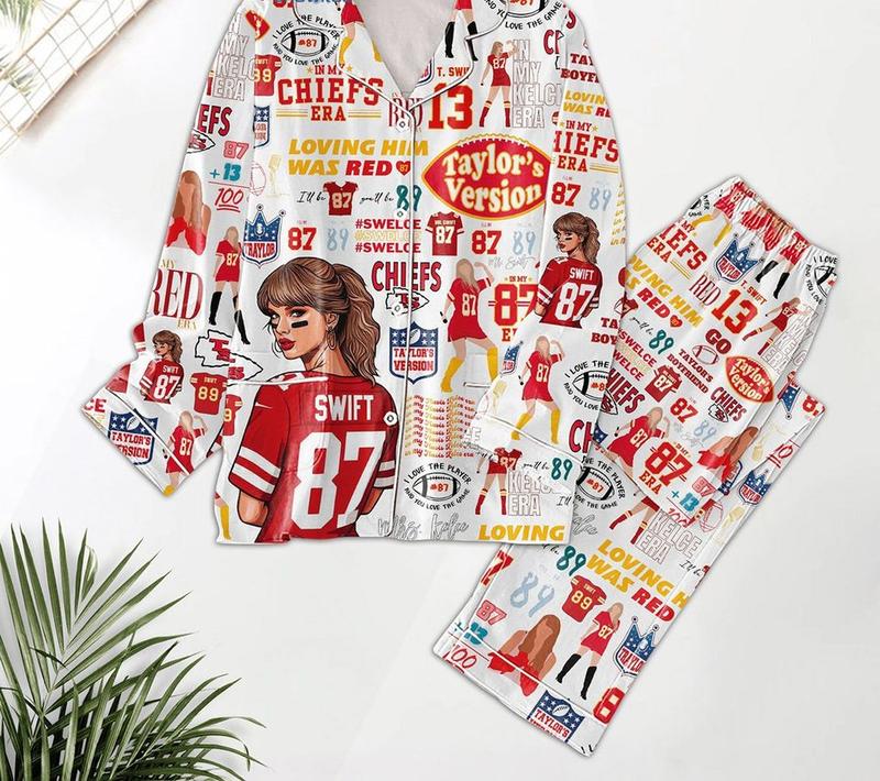 TsVersion In My Chiefs Era Loving Him Was Red Pajamas Set, Swi Pajamas Set Polyester